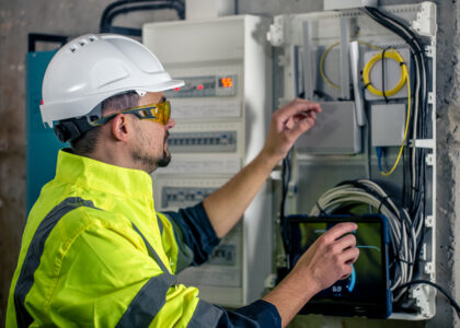 electrical contractors dubai